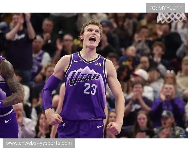 爵士对阵篮网NBA常规赛,马尔卡宁三分球10中7